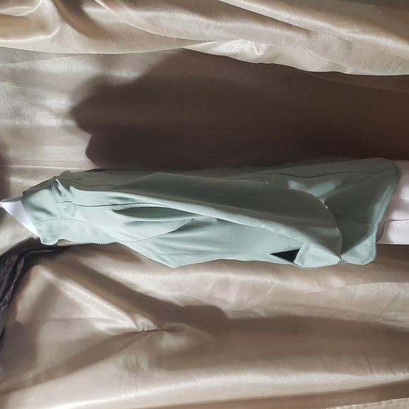Yogalicious Lux. Pastel Sage Green Jacket; Butter Soft; Full Zip. EUC Size XS - Picture 5 of 14